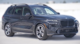 BMW X7 xDrive40i Sports Activity Vehicle 2026