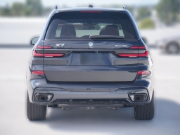 BMW X7 xDrive40i Sports Activity Vehicle 2026