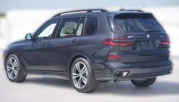 BMW X7 xDrive40i Sports Activity Vehicle 2026