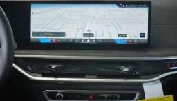 BMW X7 xDrive40i Sports Activity Vehicle 2026