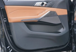 BMW X7 xDrive40i Sports Activity Vehicle 2026