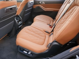 BMW X7 xDrive40i Sports Activity Vehicle 2026