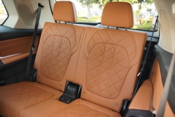 BMW X7 xDrive40i Sports Activity Vehicle 2026