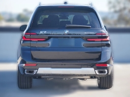 BMW X7 xDrive40i Sports Activity Vehicle 2026