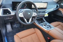 BMW X7 xDrive40i Sports Activity Vehicle 2026