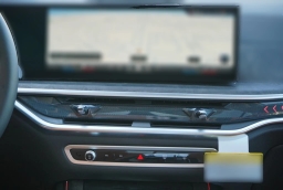 BMW X7 xDrive40i Sports Activity Vehicle 2026