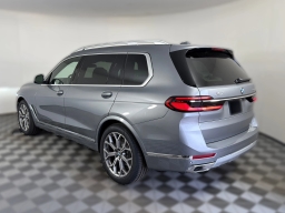 BMW X7 xDrive40i Sports Activity Vehicle 2026