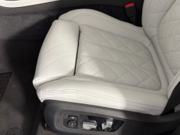 BMW X7 xDrive40i Sports Activity Vehicle 2026