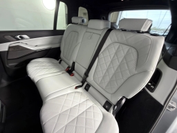 BMW X7 xDrive40i Sports Activity Vehicle 2026