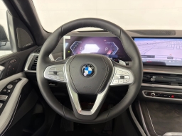 BMW X7 xDrive40i Sports Activity Vehicle 2026