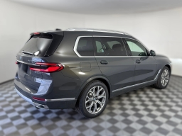 BMW X7 xDrive40i Sports Activity Vehicle 2026