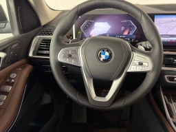 BMW X7 xDrive40i Sports Activity Vehicle 2026