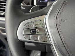 BMW X7 xDrive40i Sports Activity Vehicle 2026