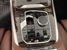 BMW X7 xDrive40i Sports Activity Vehicle 2026