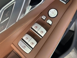 BMW X7 xDrive40i Sports Activity Vehicle 2026