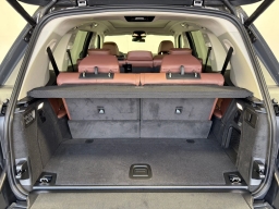 BMW X7 xDrive40i Sports Activity Vehicle 2026