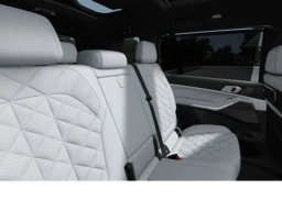 BMW X7 xDrive40i Sports Activity Vehicle 2026