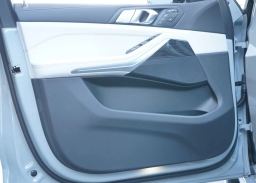 BMW X7 xDrive40i Sports Activity Vehicle 2026