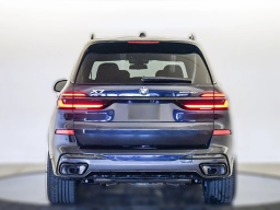 BMW X7 xDrive40i Sports Activity Vehicle 2026