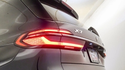 BMW X7 xDrive40i Sports Activity Vehicle 2026