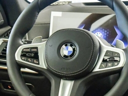 BMW X7 xDrive40i Sports Activity Vehicle 2026