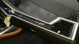 BMW X7 xDrive40i Sports Activity Vehicle 2026