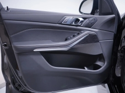 BMW X7 xDrive40i Sports Activity Vehicle 2026