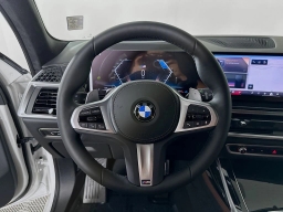 BMW X7 xDrive40i Sports Activity Vehicle 2026