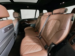 BMW X7 xDrive40i Sports Activity Vehicle 2026