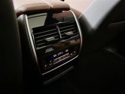 BMW X7 xDrive40i Sports Activity Vehicle 2026