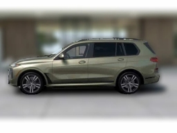 BMW X7 xDrive40i Sports Activity Vehicle 2026