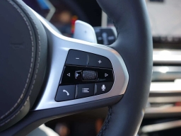 BMW X7 xDrive40i Sports Activity Vehicle 2026