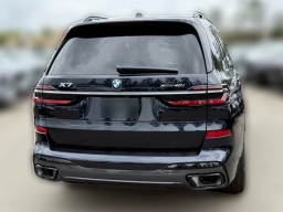 BMW X7 xDrive40i Sports Activity Vehicle 2026