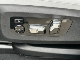 BMW X7 xDrive40i Sports Activity Vehicle 2026