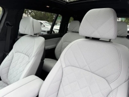 BMW X7 xDrive40i Sports Activity Vehicle 2026