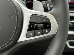 BMW X7 xDrive40i Sports Activity Vehicle 2026