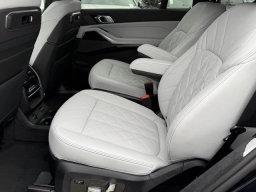 BMW X7 xDrive40i Sports Activity Vehicle 2026