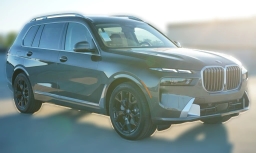 BMW X7 xDrive40i Sports Activity Vehicle 2026