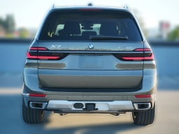 BMW X7 xDrive40i Sports Activity Vehicle 2026