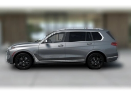 BMW X7 xDrive40i Sports Activity Vehicle 2026