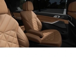 BMW X7 xDrive40i Sports Activity Vehicle 2026