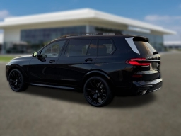 BMW X7 xDrive40i Sports Activity Vehicle 2026