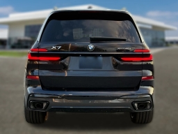 BMW X7 xDrive40i Sports Activity Vehicle 2026