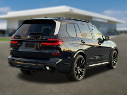 BMW X7 xDrive40i Sports Activity Vehicle 2026