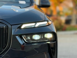 BMW X7 xDrive40i Sports Activity Vehicle 2026