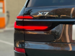 BMW X7 xDrive40i Sports Activity Vehicle 2026