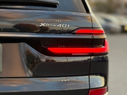 BMW X7 xDrive40i Sports Activity Vehicle 2026