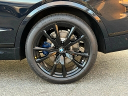 BMW X7 xDrive40i Sports Activity Vehicle 2026