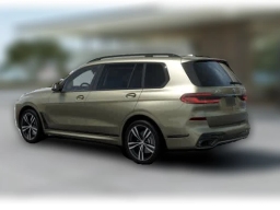 BMW X7 xDrive40i Sports Activity Vehicle 2026