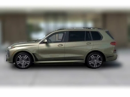 BMW X7 xDrive40i Sports Activity Vehicle 2026